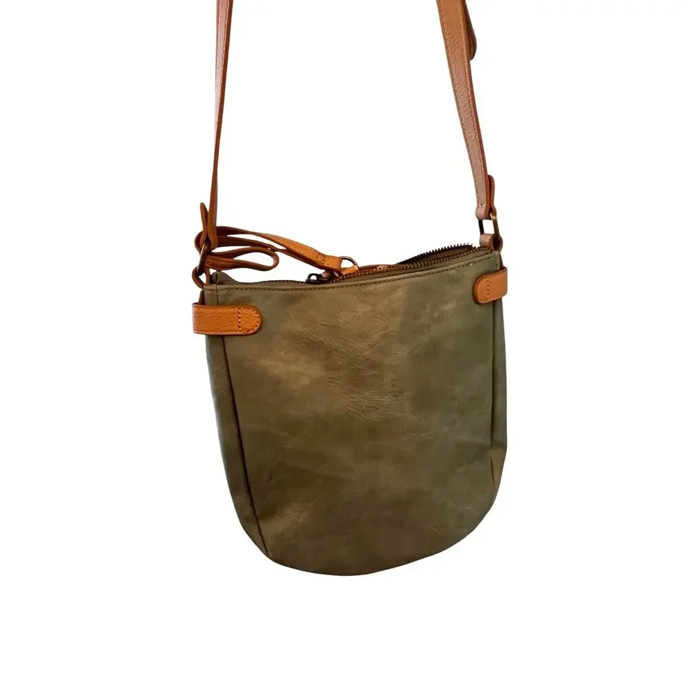 NWOT Market & Spruce sage Boho Adjustable Crossbody Handbag With Tan Pouch
